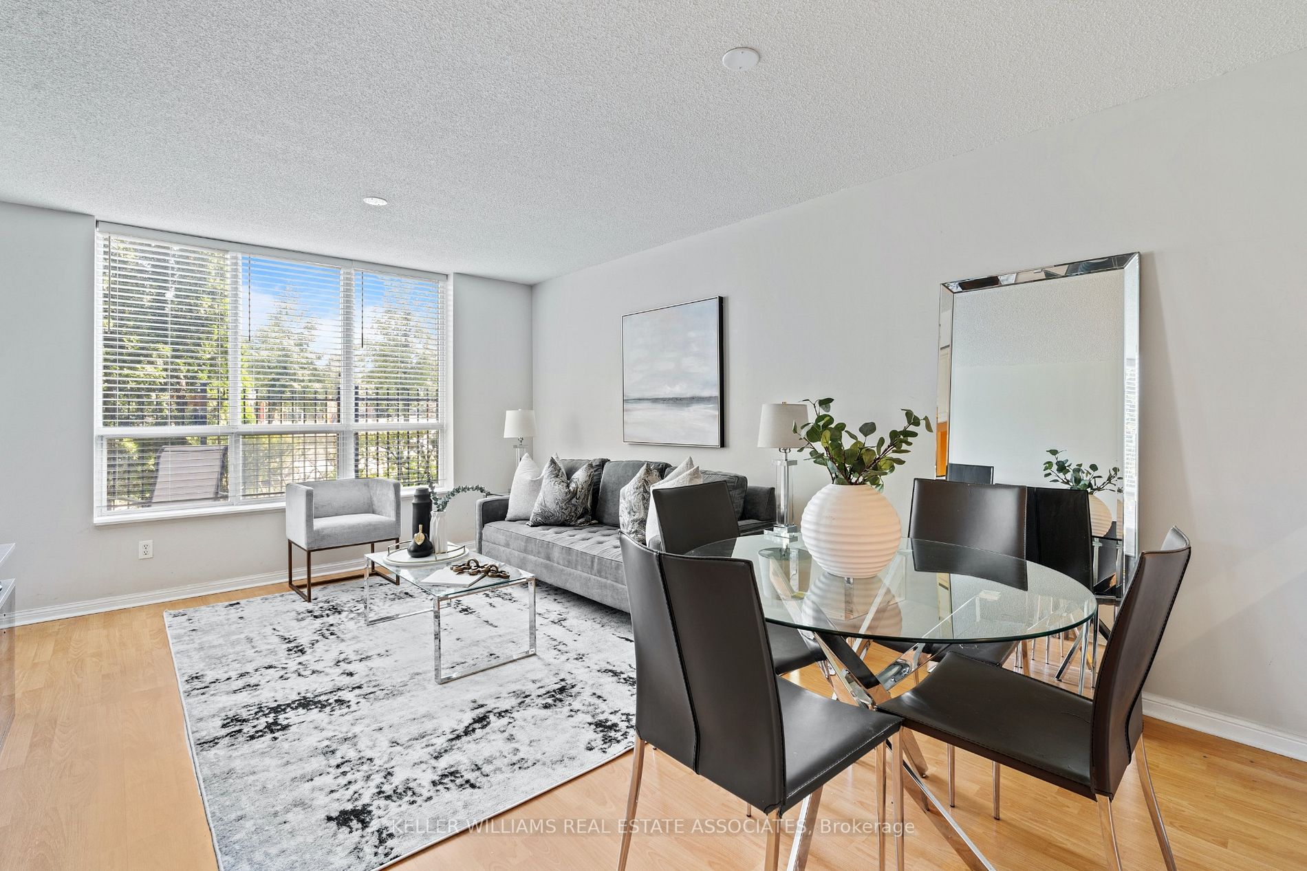 1150 Parkwest Pl, #107