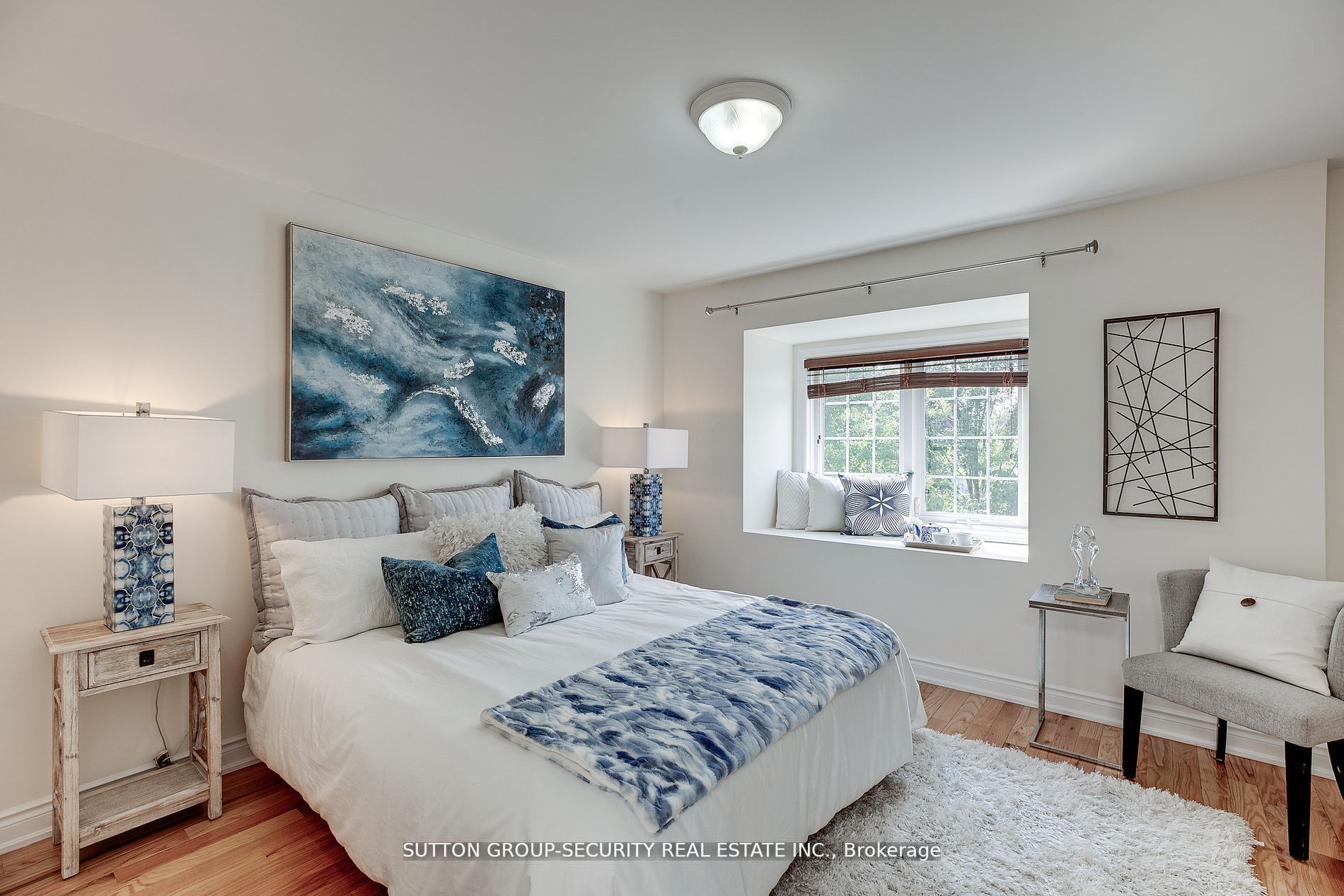 13 Bijou Walk