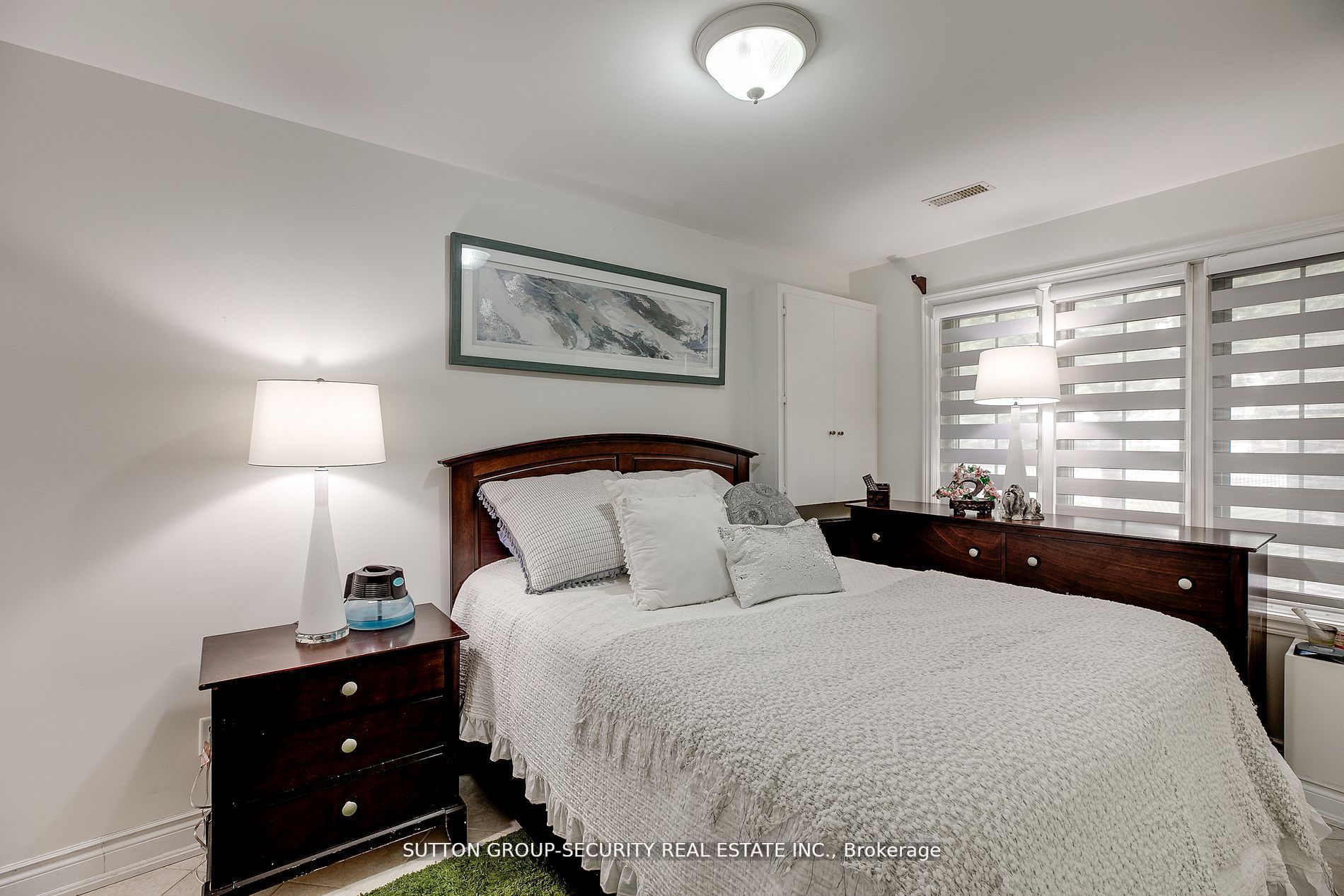 13 Bijou Walk