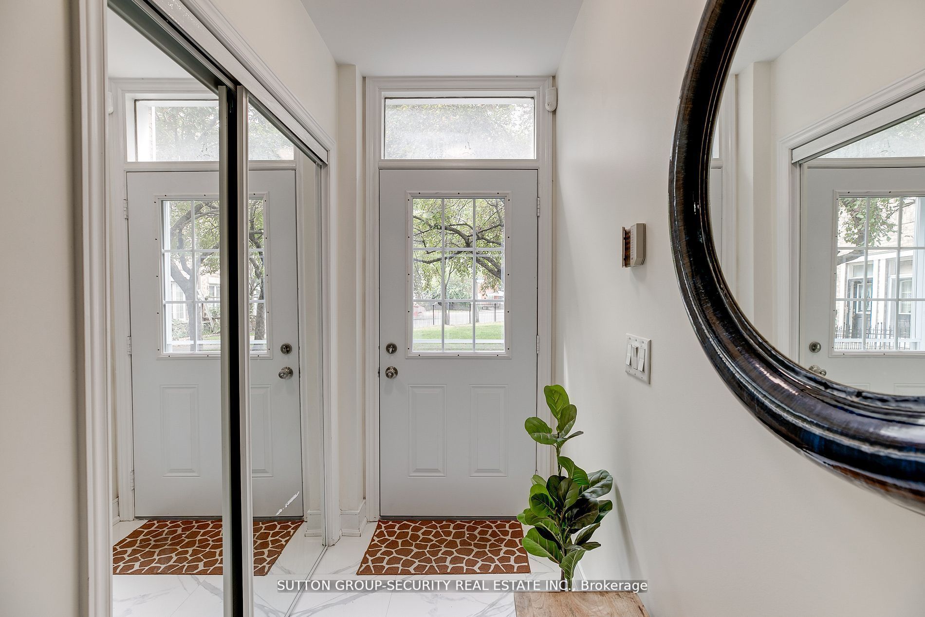 13 Bijou Walk
