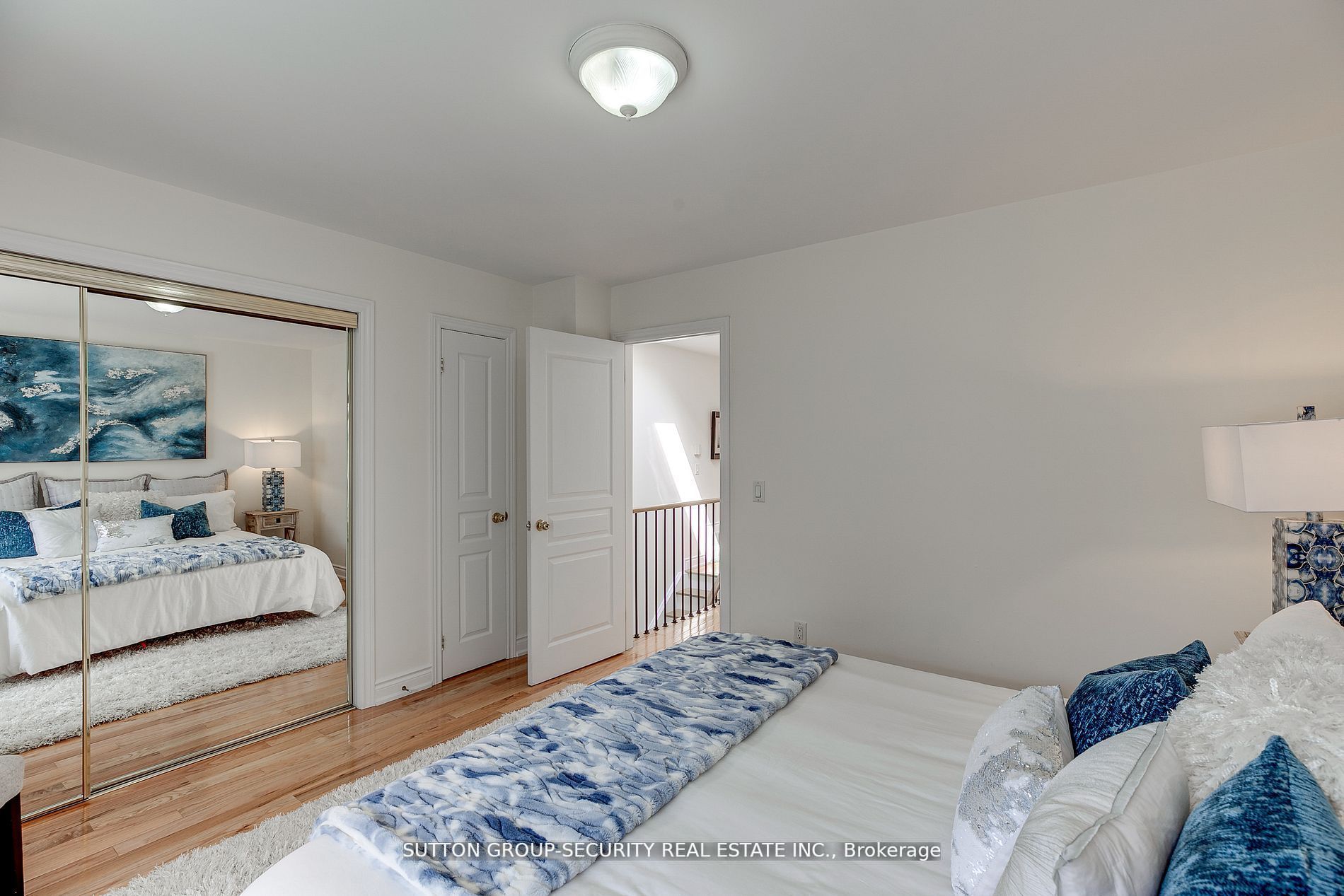 13 Bijou Walk