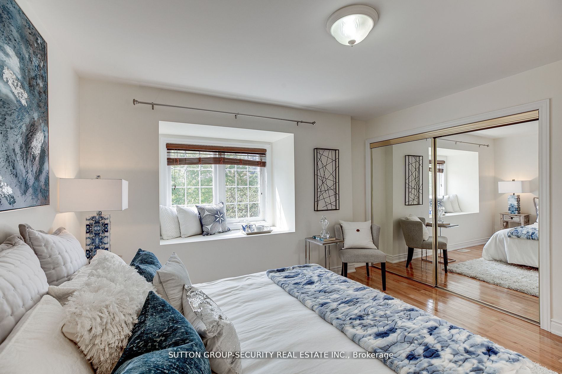 13 Bijou Walk