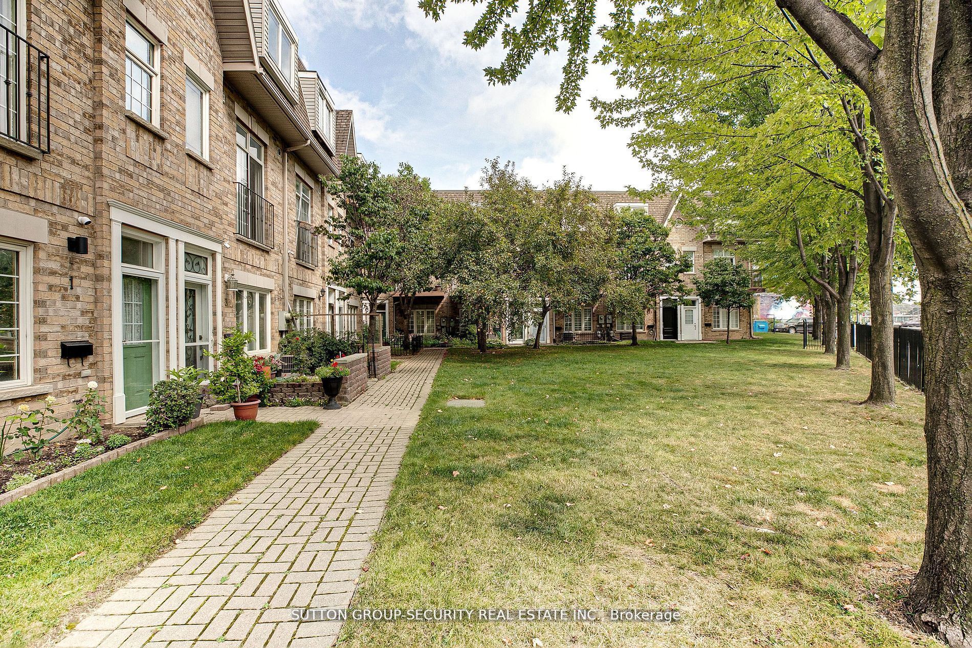 13 Bijou Walk