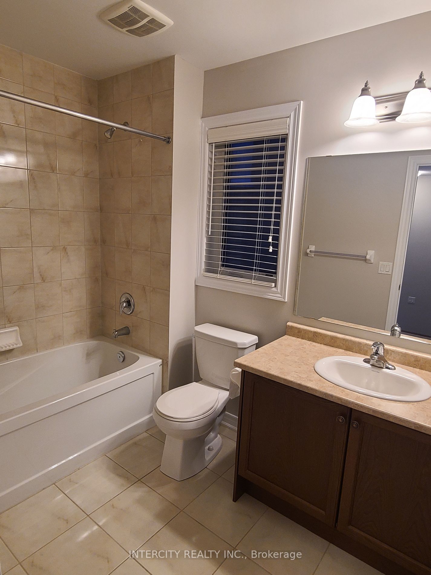 60 Mcechearn Cres