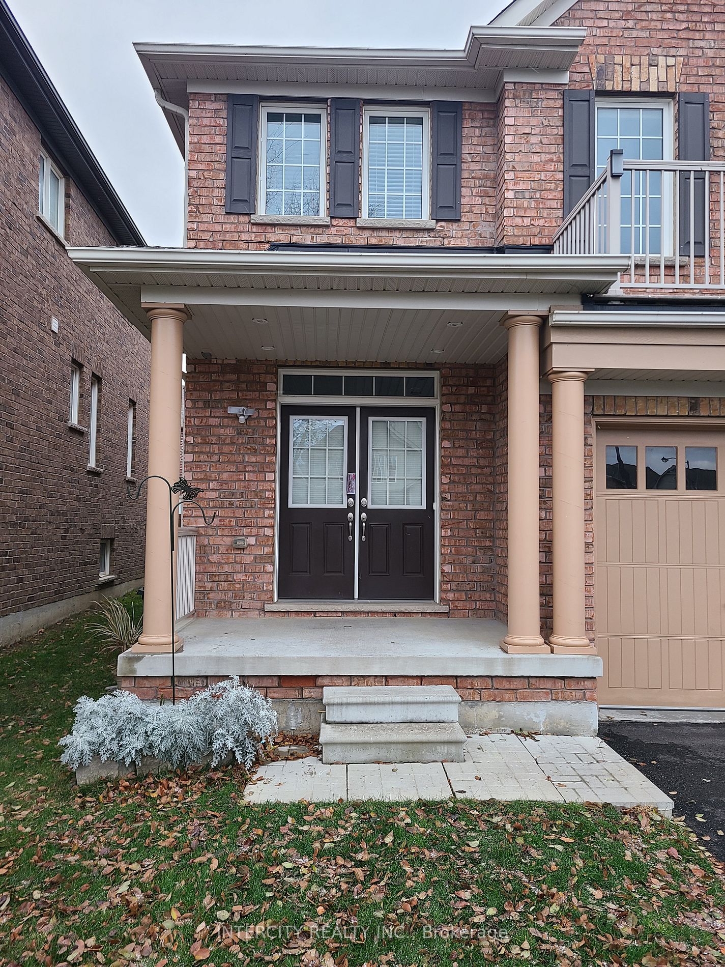 60 Mcechearn Cres