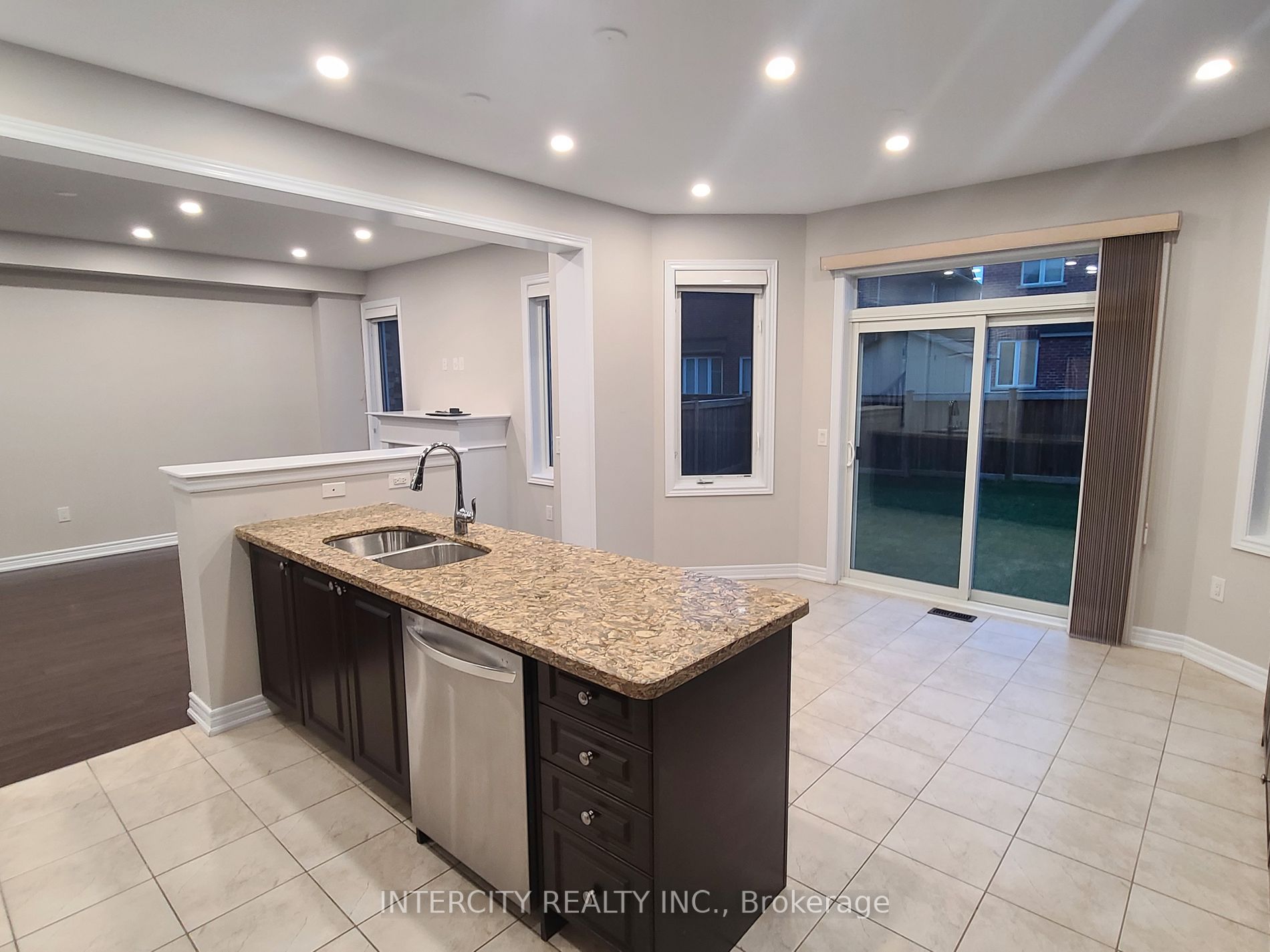 60 Mcechearn Cres
