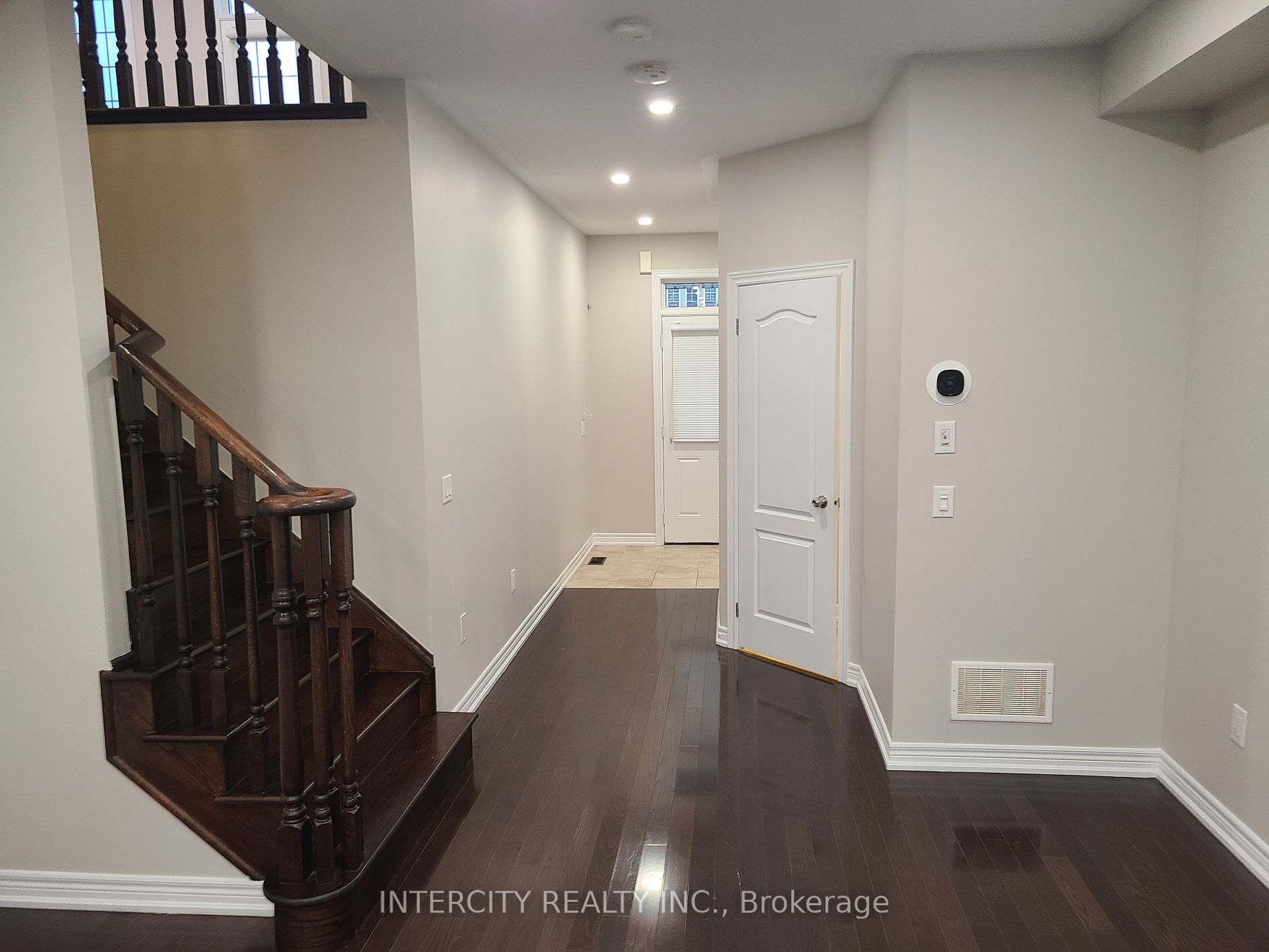 60 Mcechearn Cres