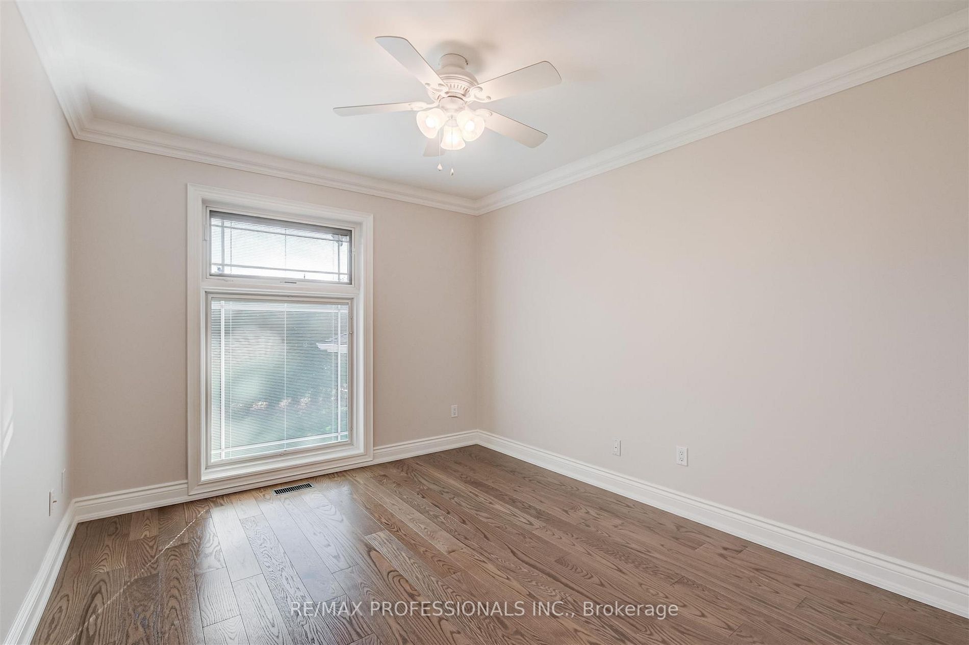 64 Ravensbourne Crescent