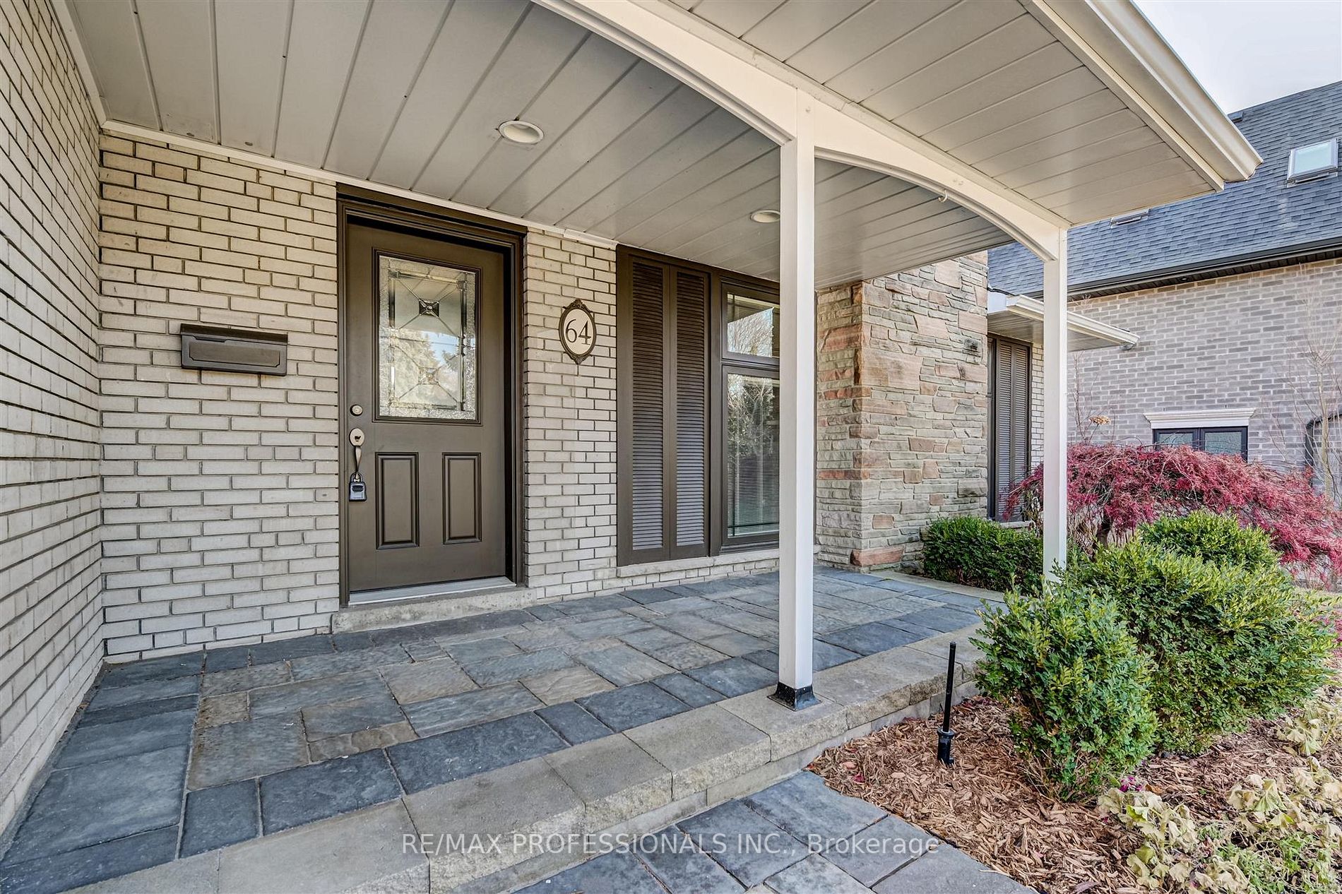 64 Ravensbourne Crescent