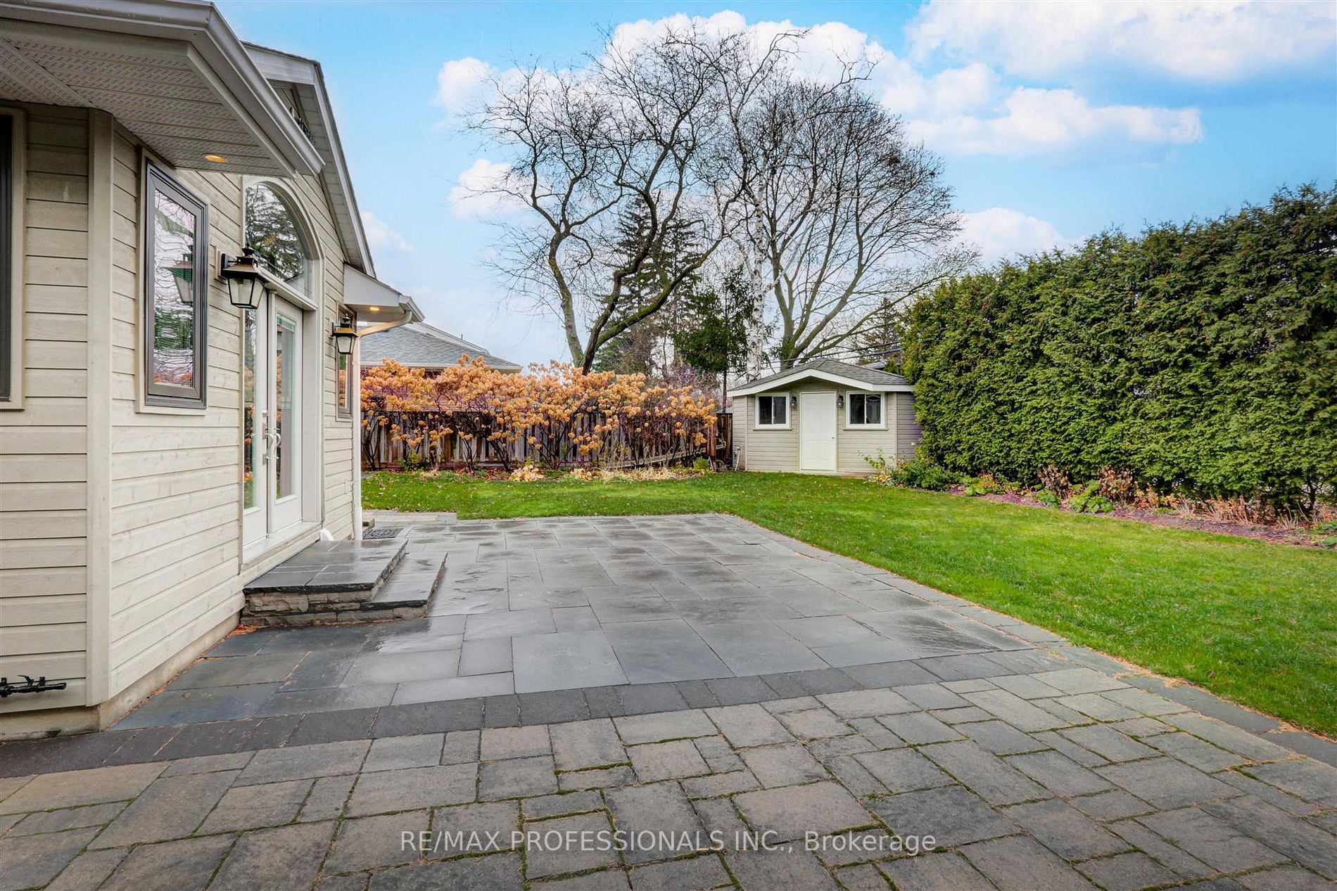 64 Ravensbourne Crescent