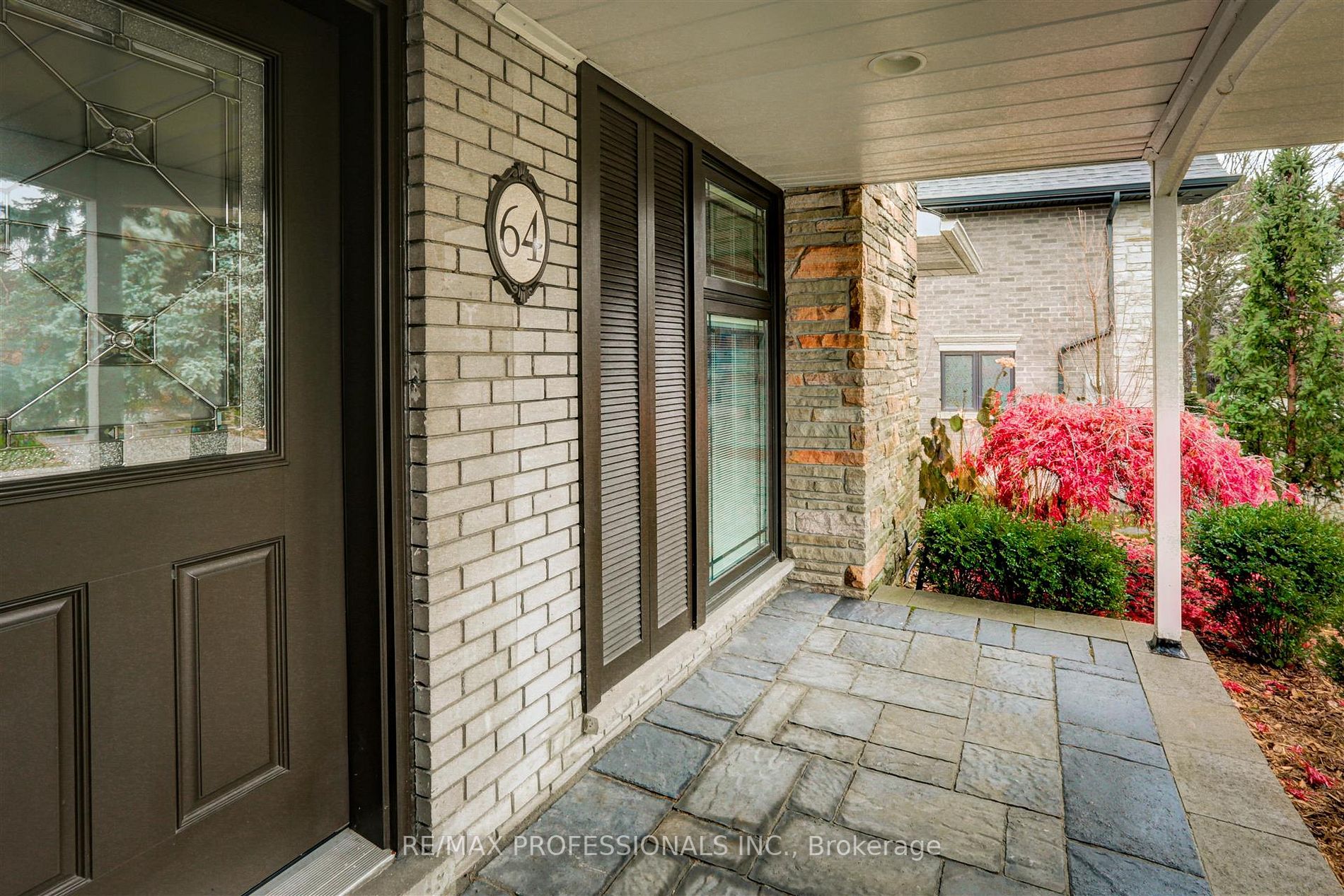 64 Ravensbourne Crescent