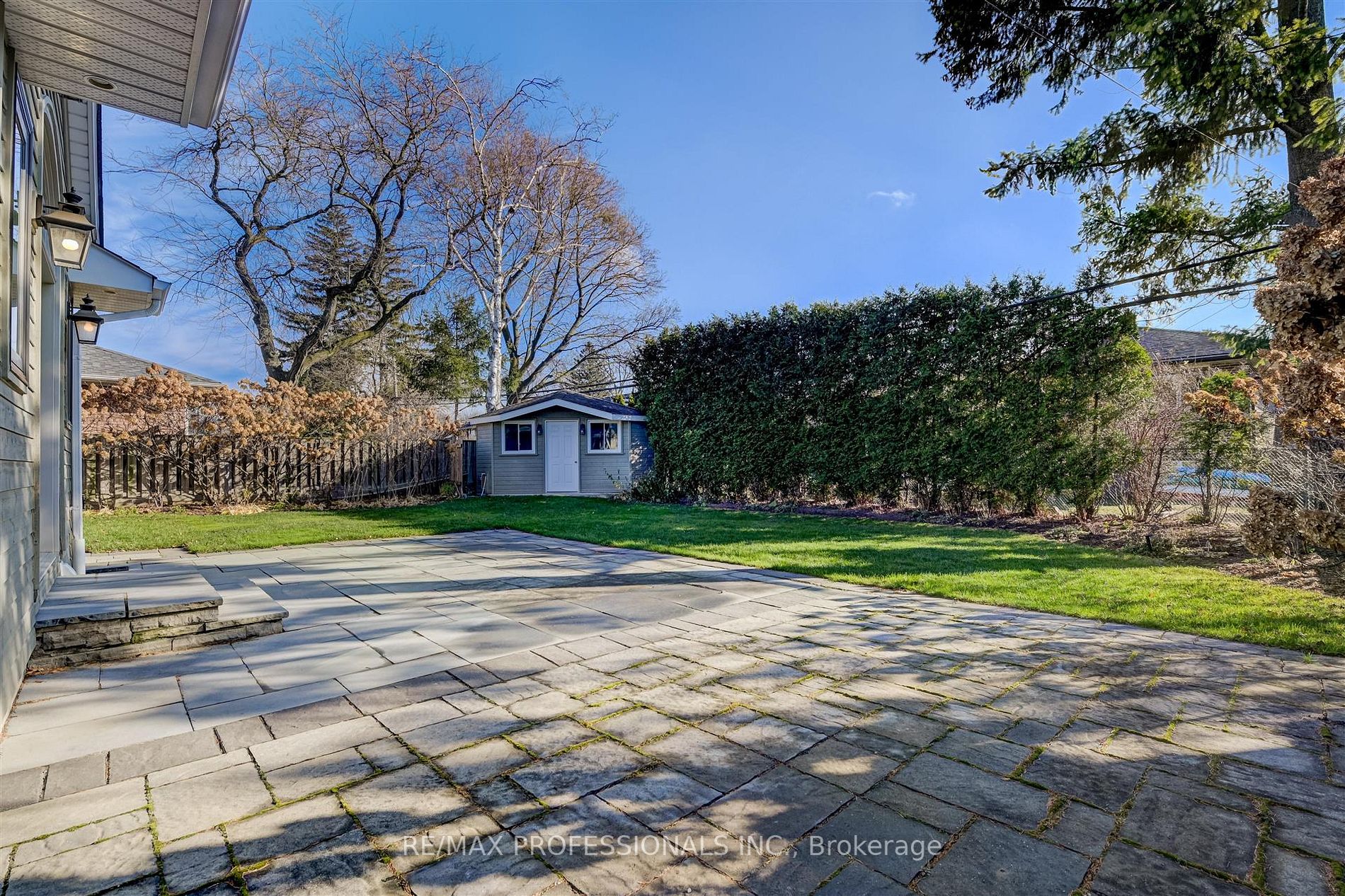 64 Ravensbourne Crescent