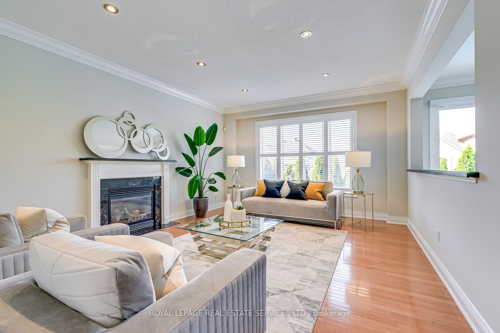 2464 Chaplin Rd