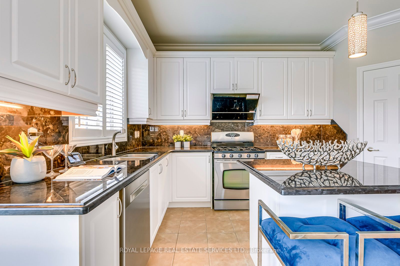 2464 Chaplin Rd