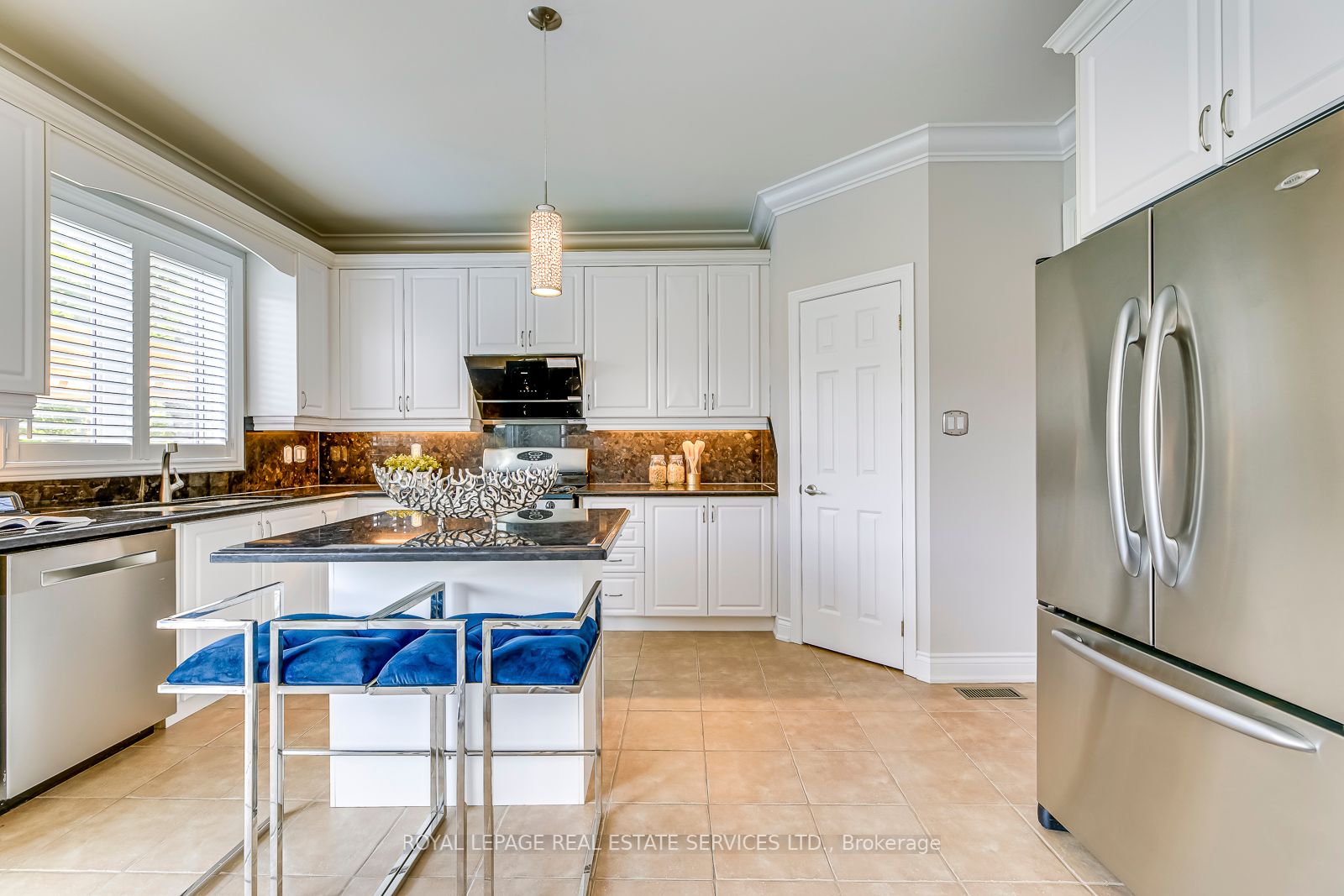 2464 Chaplin Rd
