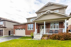 16 Sandringham Circ