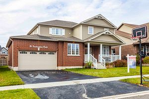 16 Sandringham Circ