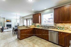 16 Sandringham Circ