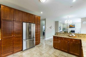 16 Sandringham Circ