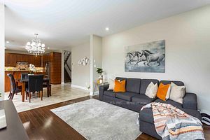 16 Sandringham Circ