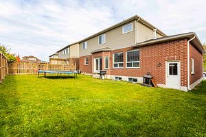 16 Sandringham Circ