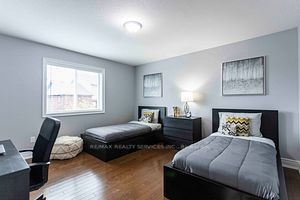 16 Sandringham Circ
