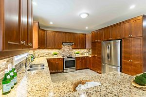 16 Sandringham Circ