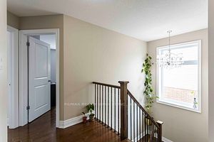 16 Sandringham Circ