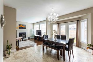 16 Sandringham Circ