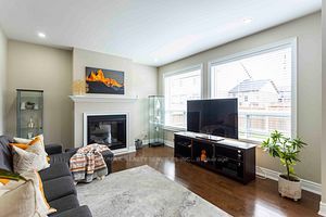 16 Sandringham Circ