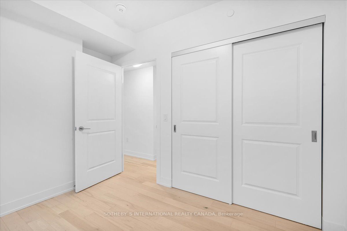 1063 Douglas Mccurdy Comm Circ, #1201