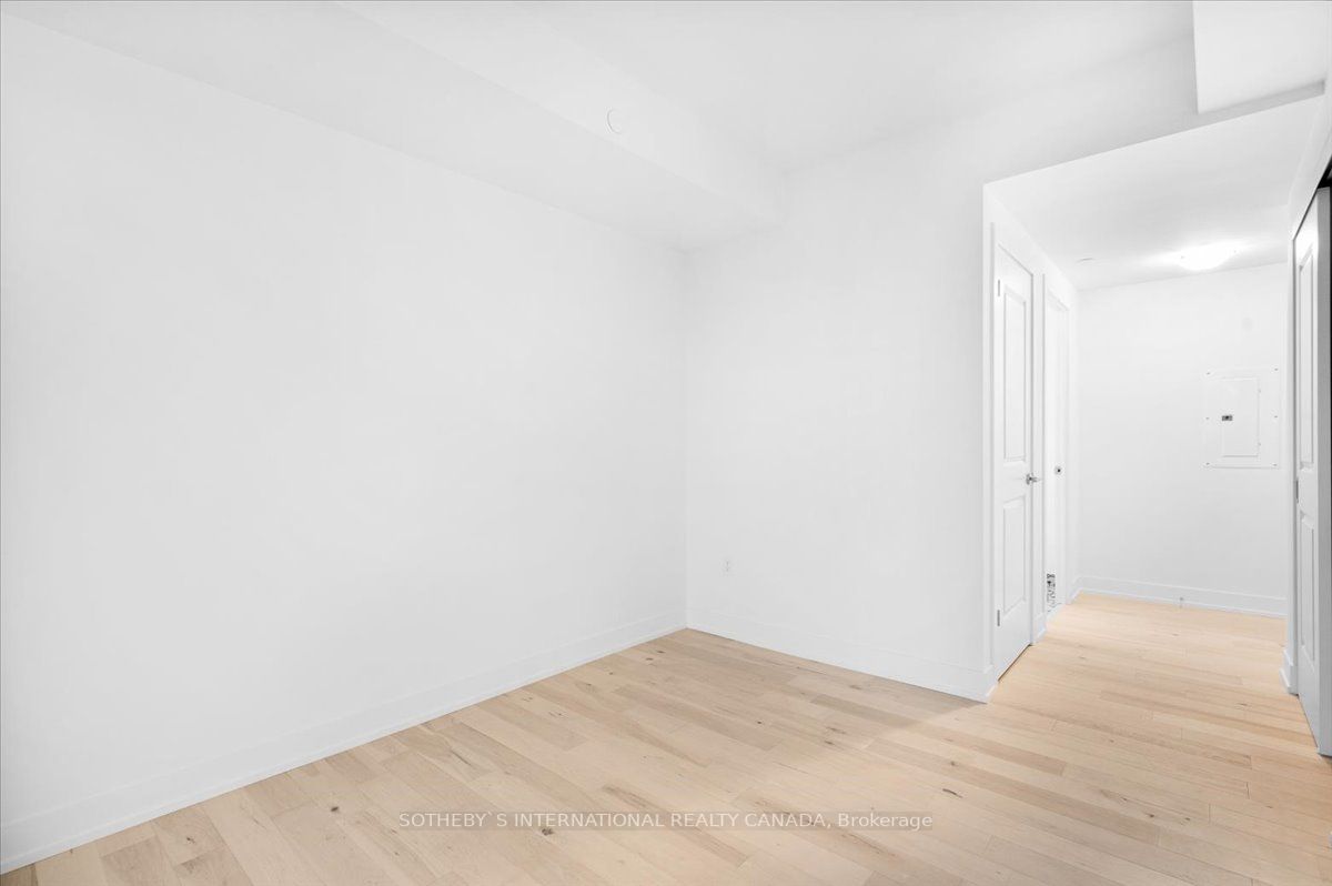 1063 Douglas Mccurdy Comm Circ, #1201
