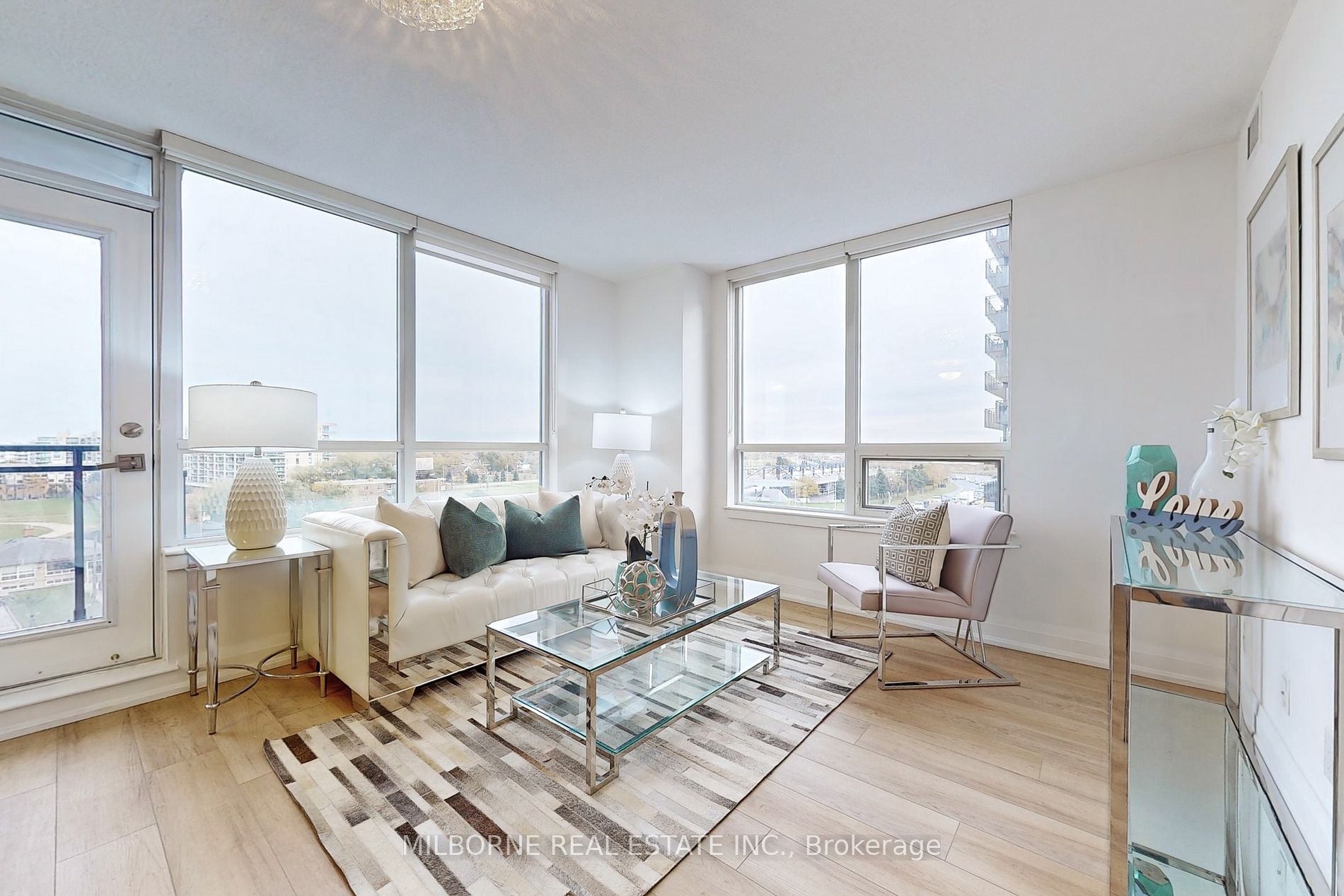 1 De Boers Dr, #711