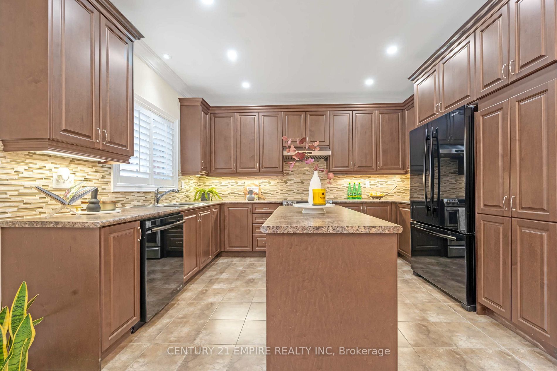508 Hinchey Crescent