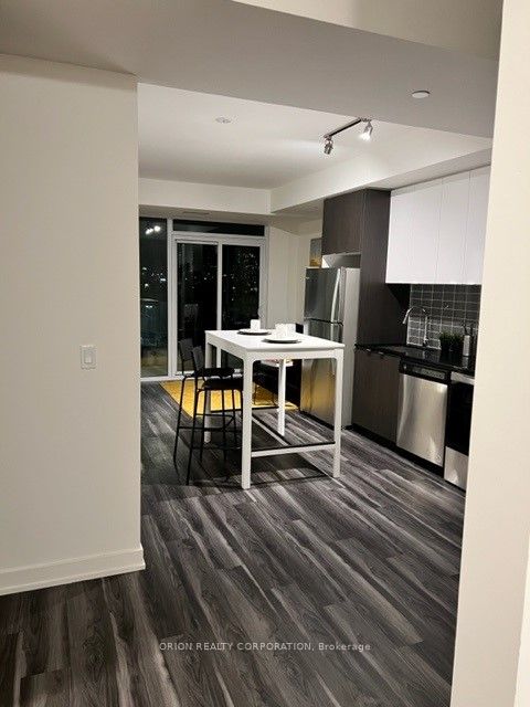 859 The Queensway, #425