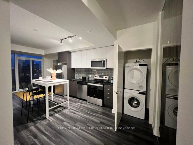 859 The Queensway, #425