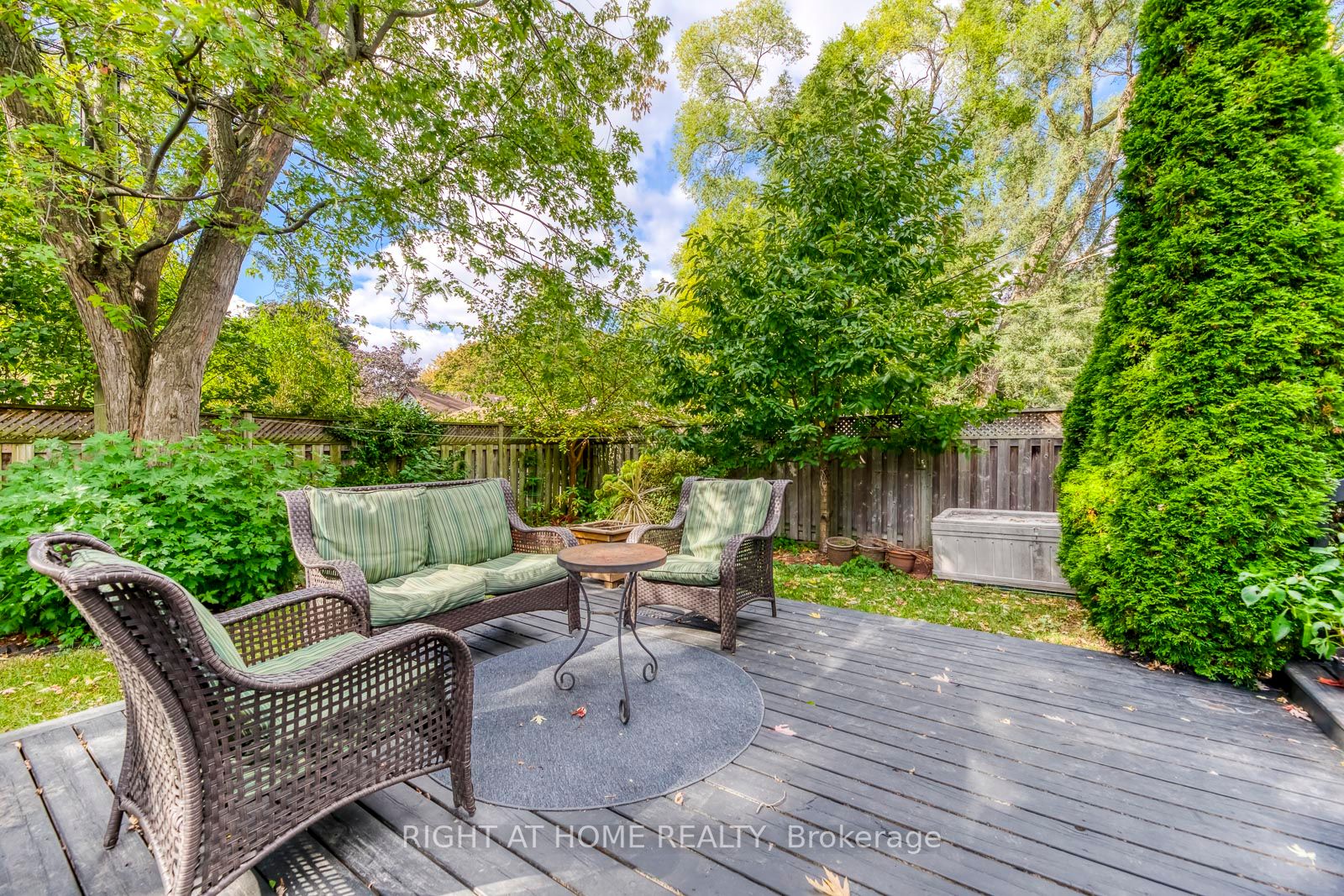 5 Saunders Crescent
