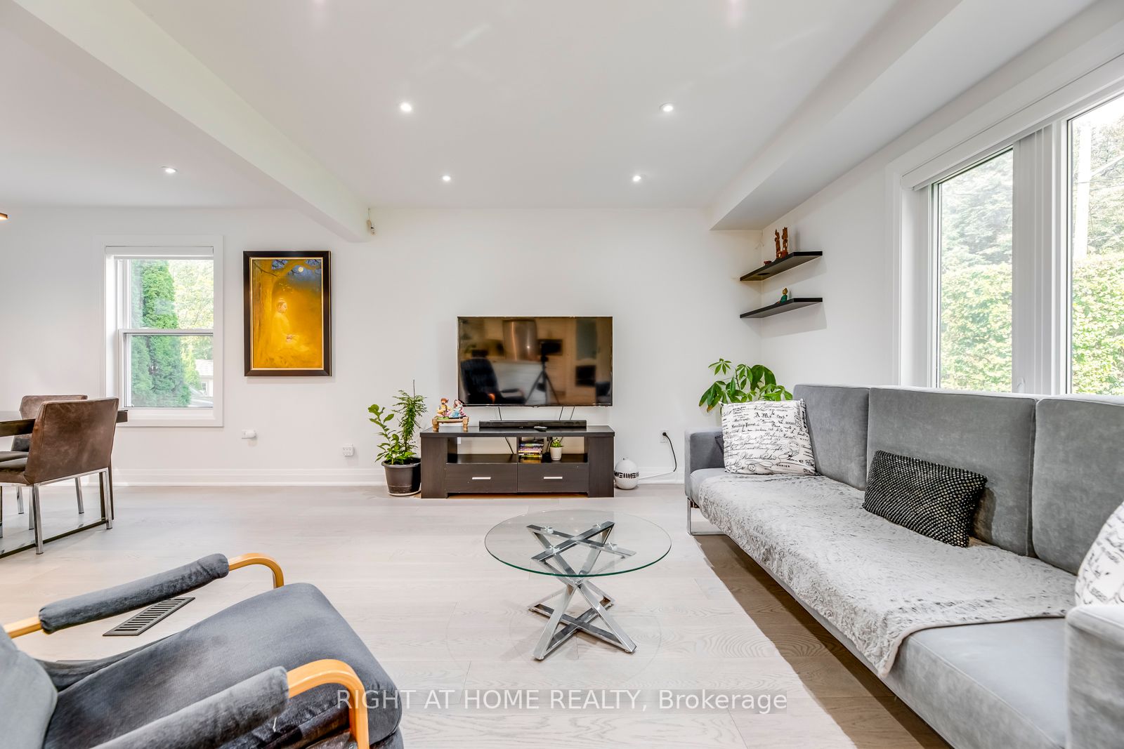 5 Saunders Crescent