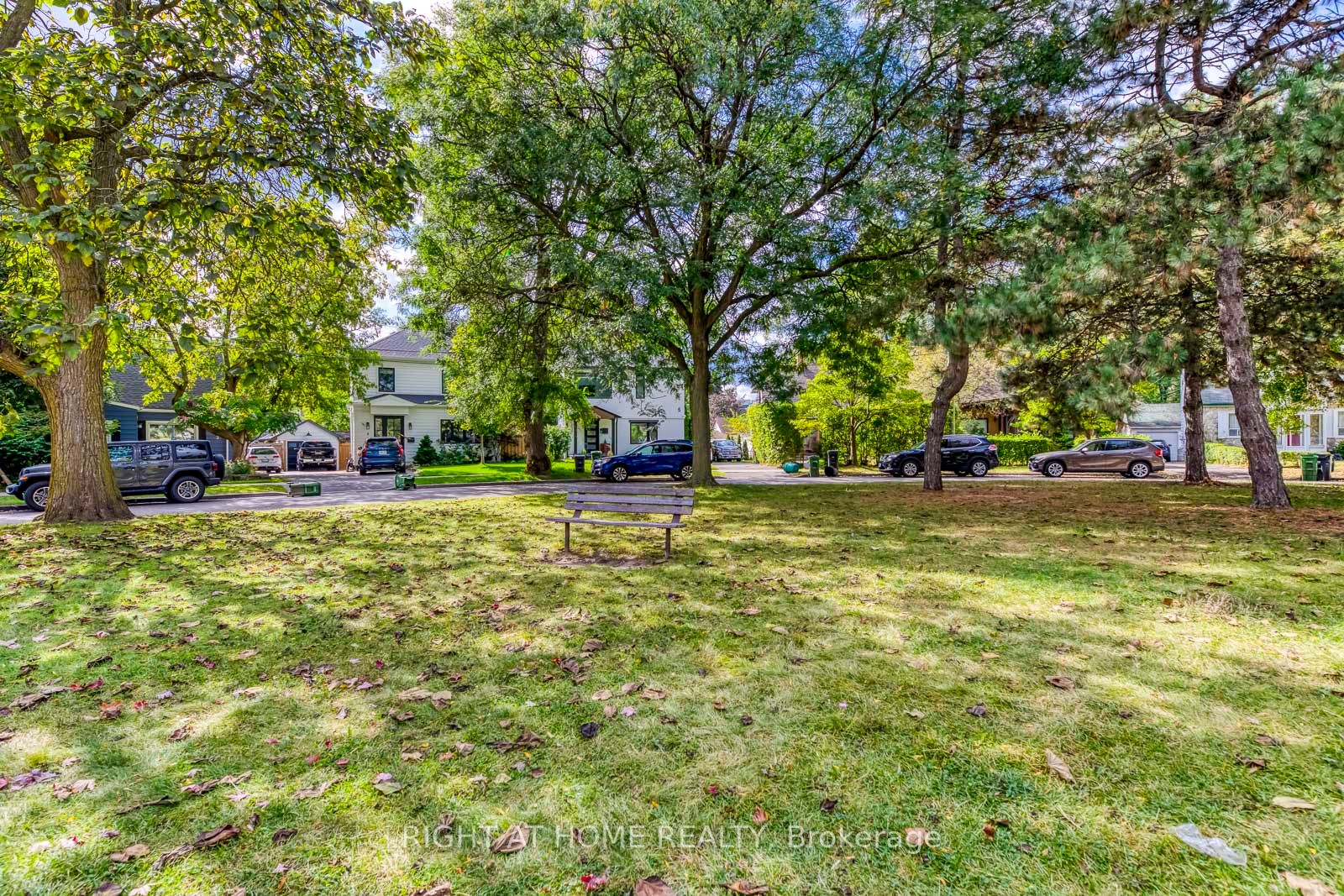 5 Saunders Crescent