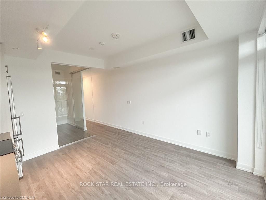 1195 The Queensway #418