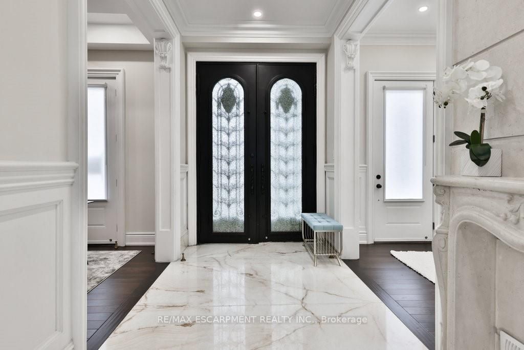 1538 Lorne Park Road