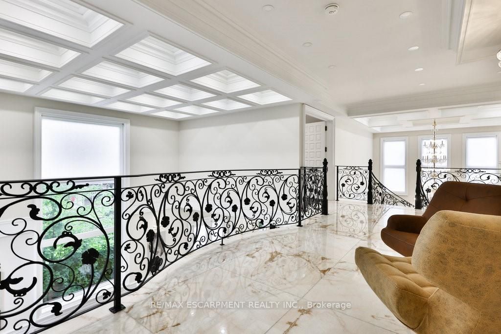 1538 Lorne Park Road