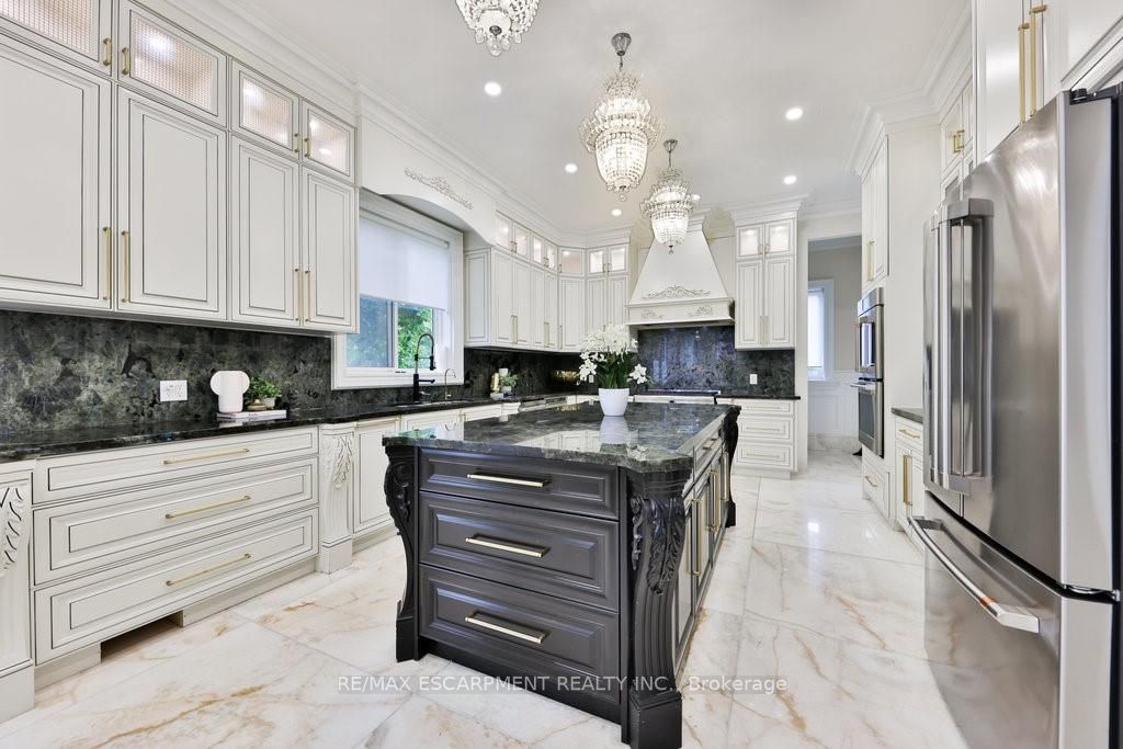 1538 Lorne Park Road