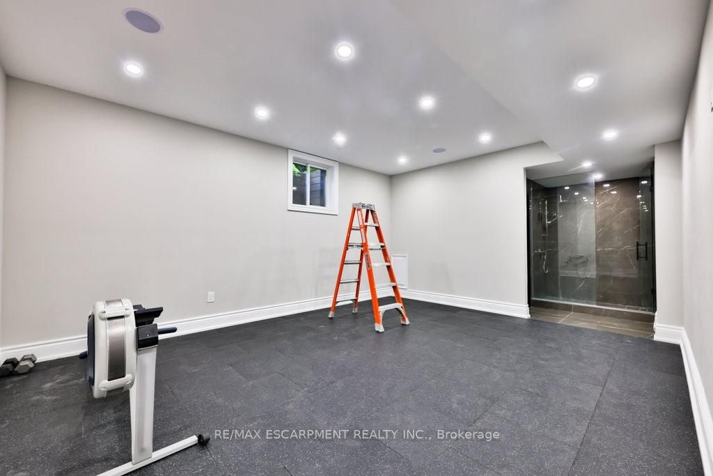 1538 Lorne Park Road