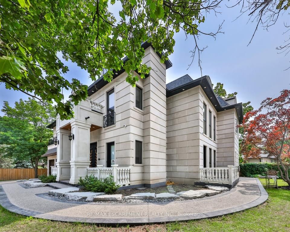 1538 Lorne Park Road