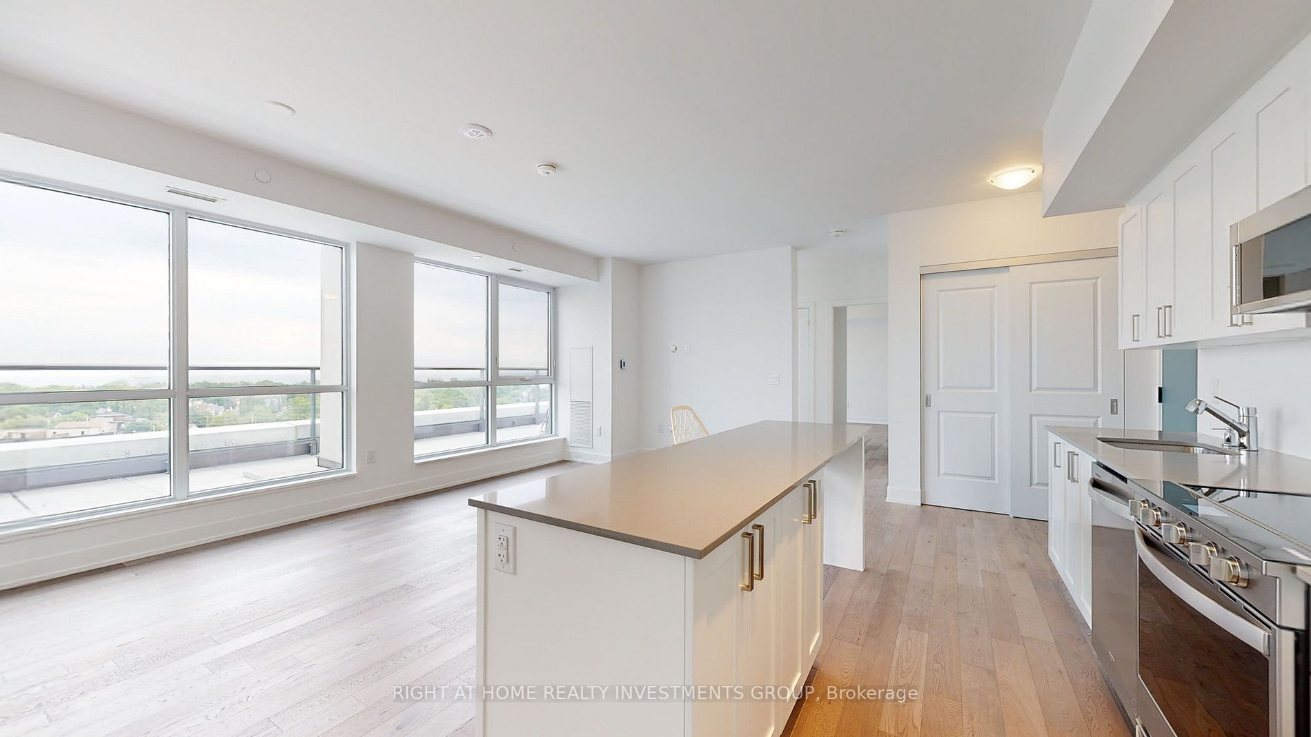 1063 Douglas Mccurdy Comm Circ, #903