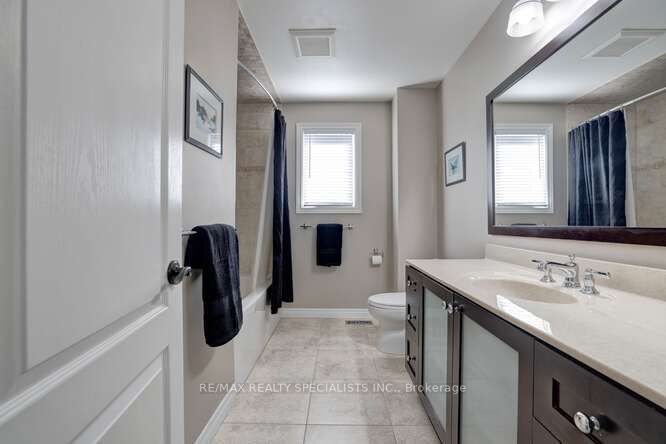 3135 Dover Cres