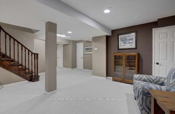 3135 Dover Cres