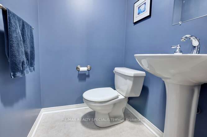 3135 Dover Cres