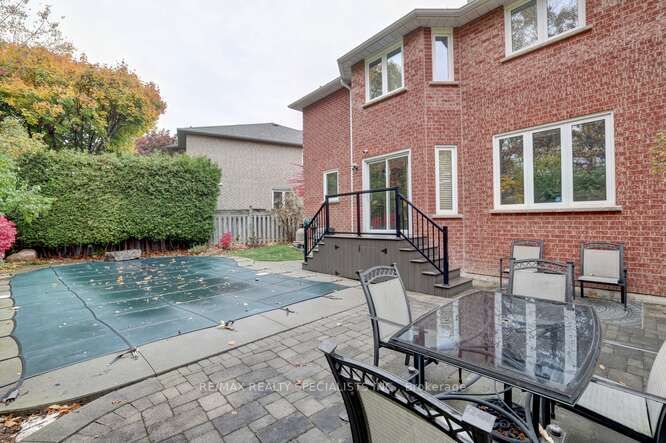 3135 Dover Cres